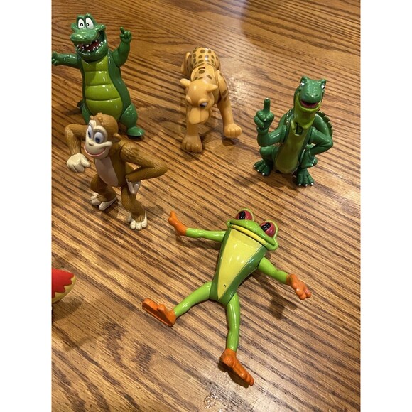 Rainforest Cafe Posable Animal Toy Figures Lot of 8 Gorilla Monkeys Parrot frog - Picture 3 of 13